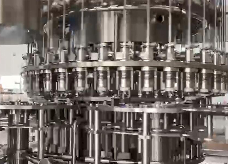 Combiblock blowing filling capping machine